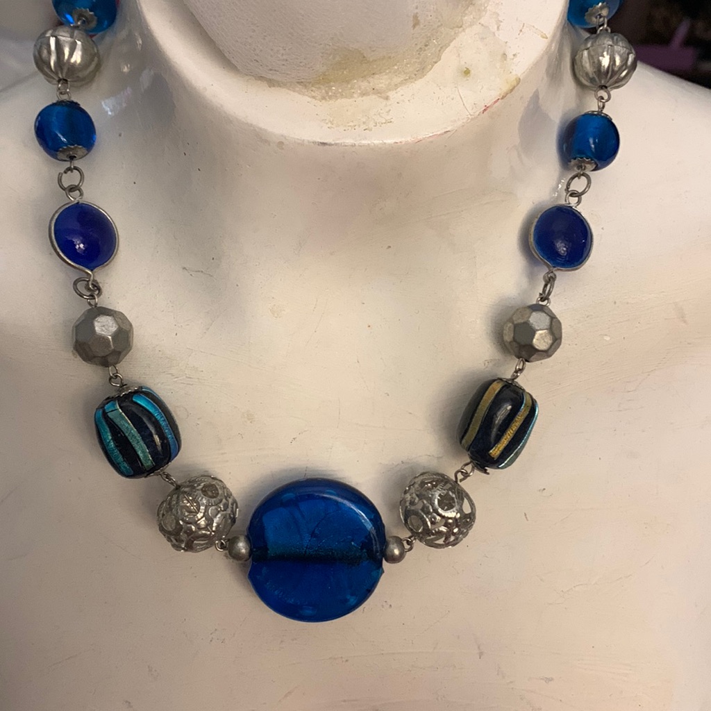 Nwt Glass Beaded Necklace New Directions 16$